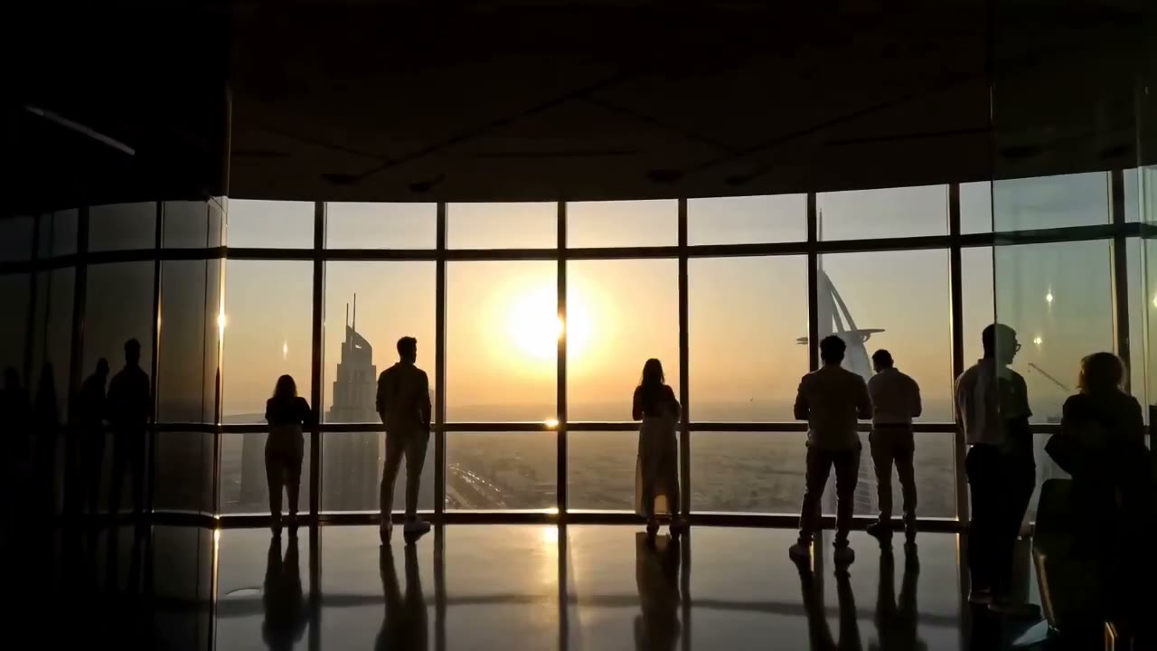 Dubai Skyline Exploration Travel Vlog Prompt