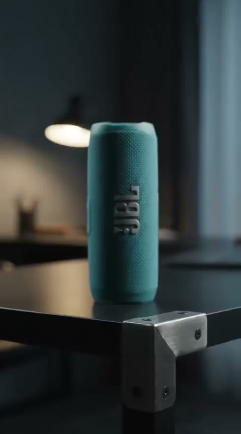 Cinematic JBL Flip 6 Advertisement Prompt