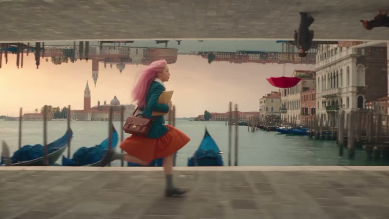 Surreal Venetian Adventure Video Prompt