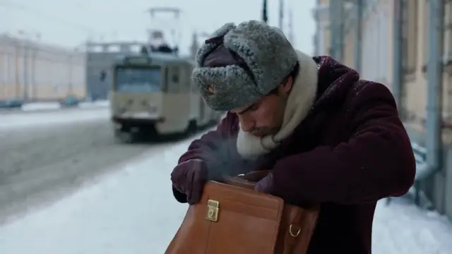 Winter Streets of Moscow Video Prompt