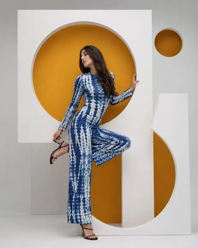 Dynamic High-Fashion Editorial Photography Prompts