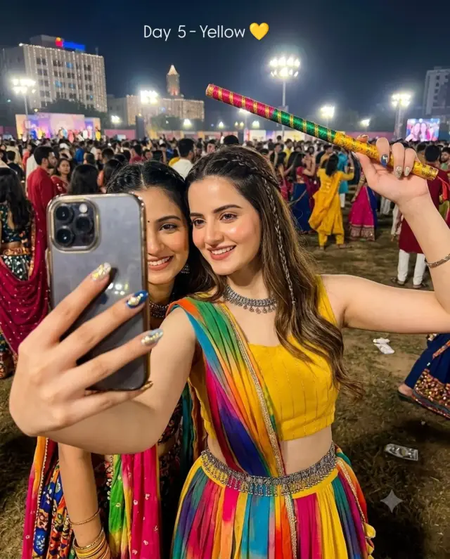 Vibrant Night Garba Portrait Prompt (5 of 9)