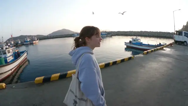 Authentic Handheld Vacation Vlog Prompt